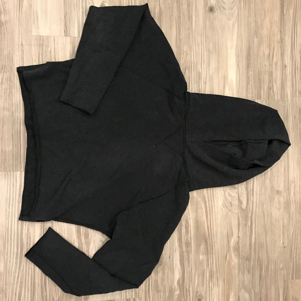 Lulu sweatshirt cropped size 8
